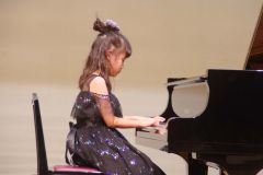 習の成果を披露する生徒

