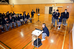 17グループが農業やスポーツ、足寄、校則、介護などさまざまな探究学習の成果を発表した