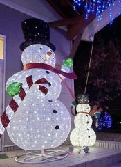 きらびやかな電飾で市民の目を楽しませている西江建設のイルミネーション（同社提供）