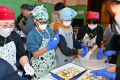 育てた米で最後の餅つき　幕別途別小児童 写真3