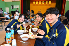 育てた米で最後の餅つき　幕別途別小児童 写真12