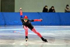 【スプリント男子1000メートル1回目】長身を生かした滑りでスプリント男子の頂点に立った帯三条の吉田詠喬