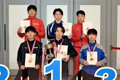 スプリント男子で入賞した選手ら。前列中央が1位の帯三条・吉田詠喬