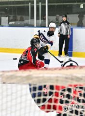 全十勝Aが全国切符獲得 8―5で代決制す 道中学校アイスホッケー大会 13