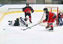 全十勝Aが全国切符獲得 8―5で代決制す 道中学校アイスホッケー大会 3