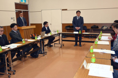 冒頭あいさつする村田支部長