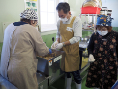 「食べ頃が楽しみ」　幕別町消費者協会みそ造り講座 2