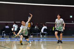 【女子ダブルス決勝】シャトルを追う帯一の齊藤優利奈