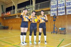 全国優勝を目指す（左から）道選抜女子の渡邊麻妃、酒井柚菜、小林央乃