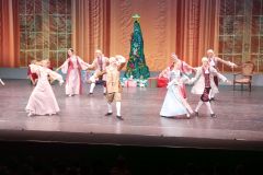 華麗な舞を披露したキーウ・クラシック・バレエの公演