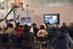 説明会で「ふたご座流星群」について学ぶ参加者