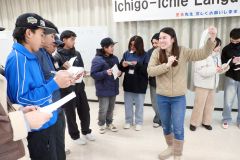 日本語を楽しく学ぶ外国人技能実習生ら