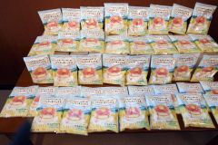 チホク会がこども食堂に寄付　生産小麦使った「パンケーキミックス」 2