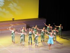 躍動感あふれる演技でピーターパンの世界表現 本田バトスタジオ発表会 2