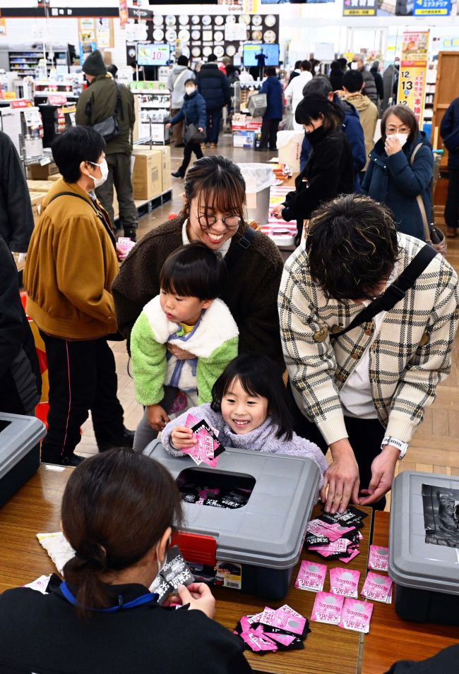 2025年実施4年生テスト　12セット　消し込み済み‼️早い者勝ち！週末セール 速報】中学生 2025年度 学年末テスト結果 速報！ 第1弾〈高得点〉 - 啓