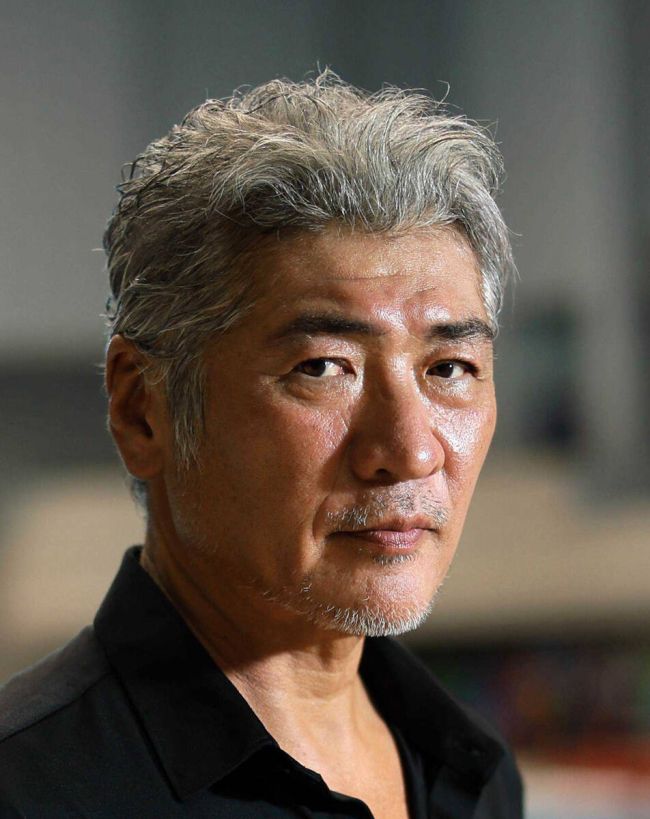 吉川晃司 2公演延期を発表 一昨年に毛様体筋肉の損傷を確認し悪化を