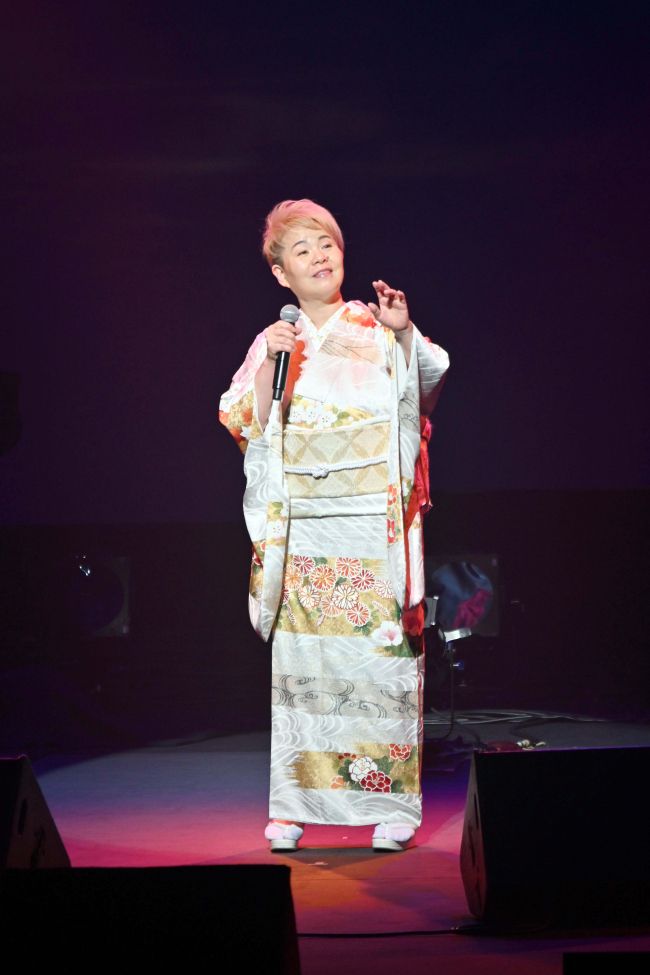 歌怪獣」島津亜矢さんが音更で熱唱 昼夜2公演で計1600人超来場