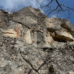 剣山。花崗岩の岩壁はクライミングに適している